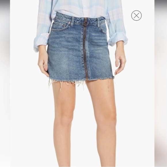 We The Free size 31 denim skirt with exposed zipper - Picture 1 of 6